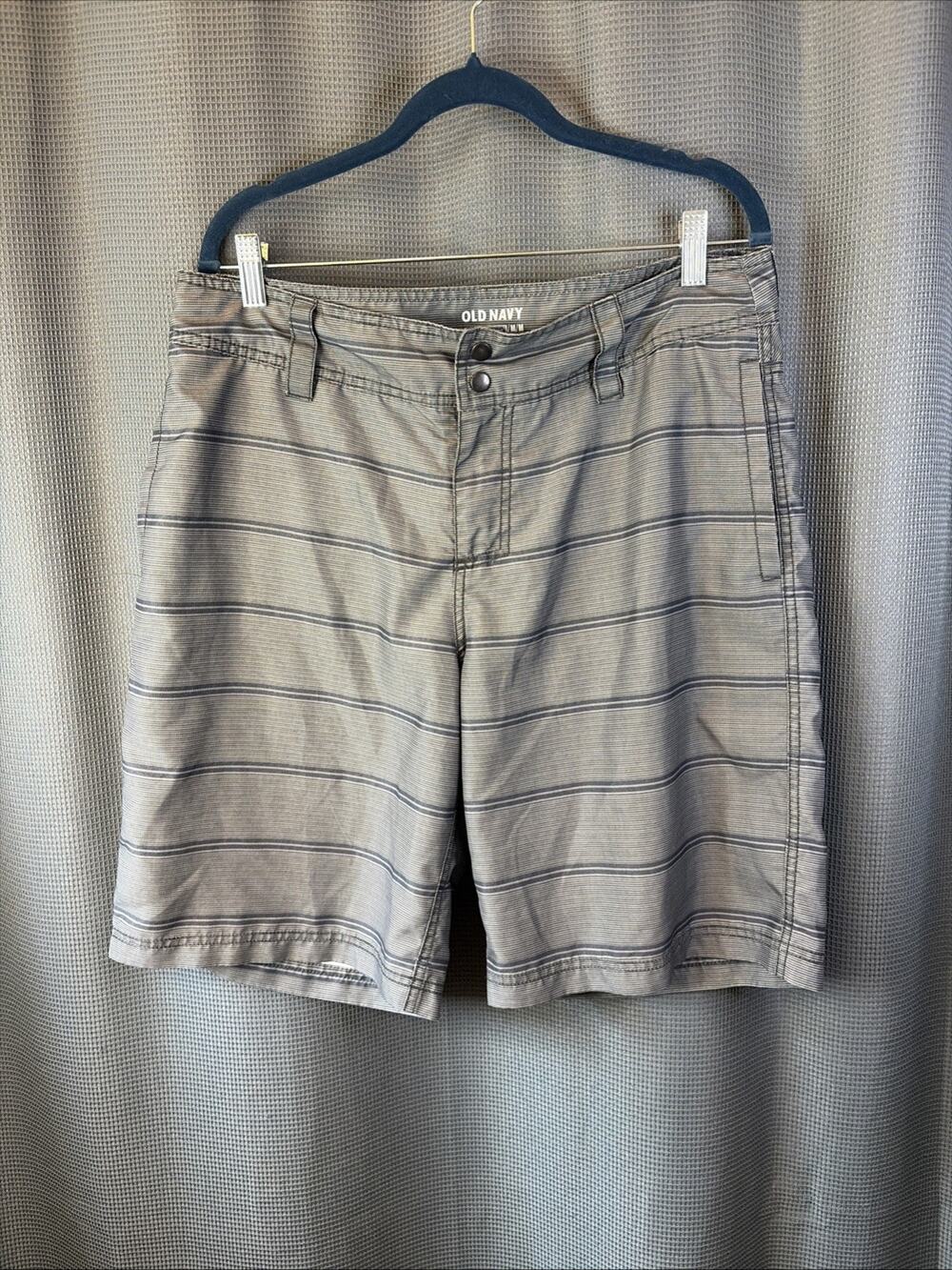 Old Navy Men’s Gray Striped Shorts M Button W/Drawstring Waist